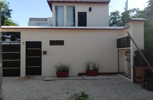 Alfredo V. Bonfil Cama Y Desayuno | Villas Carlota Cancún