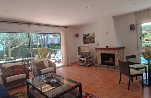 Sant Feliu de Guixols Casa | VILLAS COSETTE CAMI DE LES PENYES Con piscina y wifi en Sant Feliu de Guíxols - ES-209-80