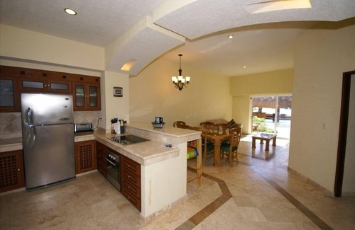 Los Barriles Condominio | VILLAS DE CORTEZ, frente a la playa, junto a la piscina, primer piso, 1 BR Condo