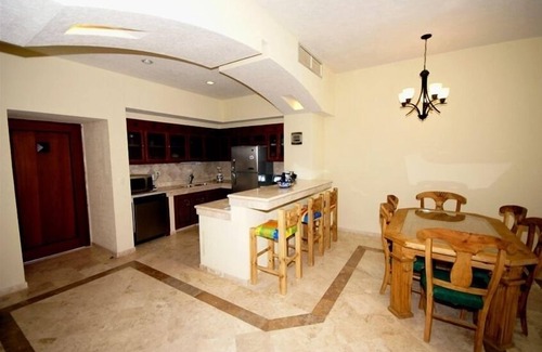 Los Barriles Condominio | VILLAS DE CORTEZ, frente a la playa, junto a la piscina, primer piso, 1 BR Condo