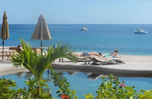 Los Barriles Condominio | VILLAS DE CORTEZ, frente a la playa, junto a la piscina, primer piso, 1 BR Condo