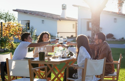 Baños de Rioja Villa | Villas Finca La Emperatriz