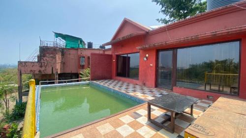 Aarey Colony Villa | Villas