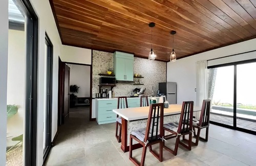 Aguas termales de Arenal Villa | Villas Jawara