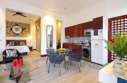 Casco Viejo Apartamento | Villas La Fontana Amplias ApartaSuite-piscina 101