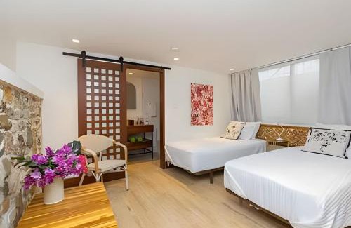 Casco Viejo Apartamento | Villas La Fontana Amplias ApartaSuite-piscina 204
