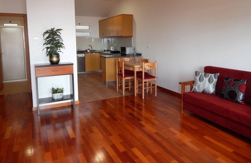 Santa Cruz Chalet De Esquí | Villas Madalena - Excelent House T2 Sea View and Wi-fi