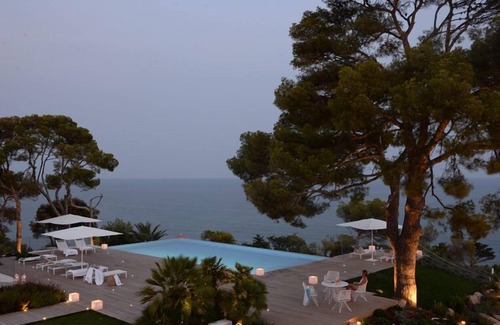 Vilanova I la Geltru Villa | Villas Sitges Casa del Mar. Primera línea/ Vistas by Weekly Villas