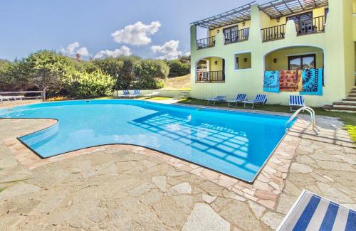 Punta De Su Turrione Apartamento | Villas with air conditioning and shared pool, just a few minutes from La Pelosa beach