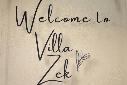 Garsfontein Apartamento | VillaZek a modern 2 bedroom open- plan apartment with parking