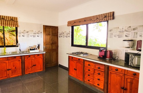 Mahe Island Apartamento | VILLEA by Yellow Petals