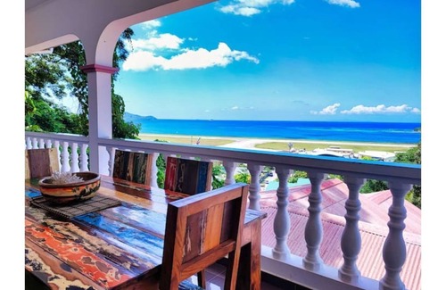 Mahe Island Apartamento | VILLEA by Yellow Petals