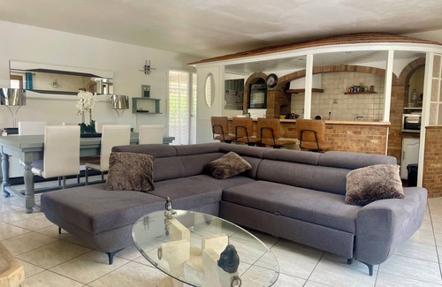 Villeneuve-les-Beziers Casa | Villeneuve les Béziers, Globetrotteur, Villa 8pers