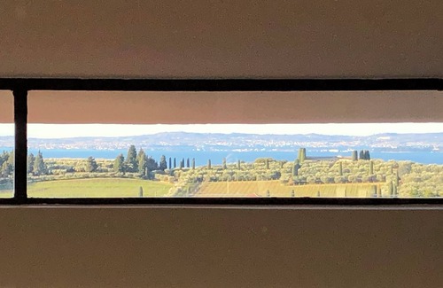 Cavaion Veronese Casa | Villetta Cavaion, in the middle of olive groves & vineyards overlooking the lake