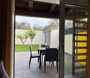 Tuscolano Villa | Villino Ancillotto with garden and parking motorcycle space