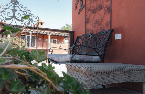 San Antonio de las Minas Chalet De Esquí | Viña Calabria Paloma Upscale King Chalet with Baranda