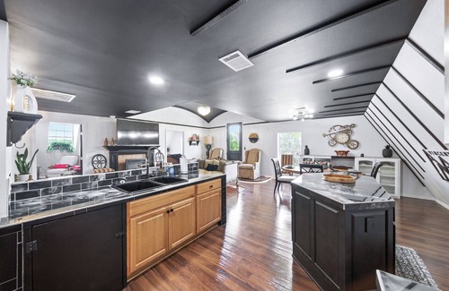 Brushy Creek Casa | Vincent's Luxury stay- 3-bedroom house in Cedar Park