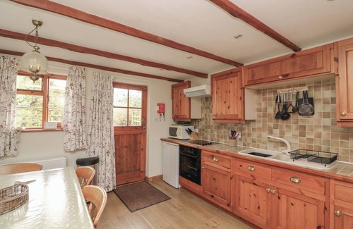 East Prawle Cabaña | VINE COTTAGE, pet friendly, with a garden in East Prawle