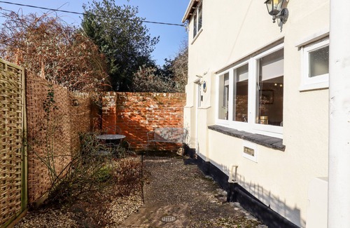 Halstead Cabaña | VINE COTTAGE, with a garden in Castle Hedingham