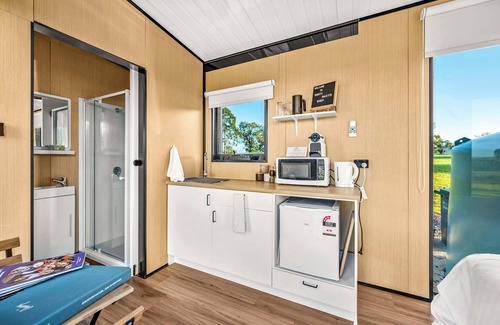 Lovedale Casa | Vine View Escape by Tiny Away