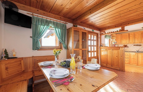 Srednje Grcevje Casa | Vineyard Chalet Hansel and Gretel