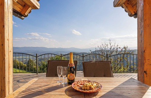 Srednje Grcevje Casa | Vineyard Chalet Hansel and Gretel