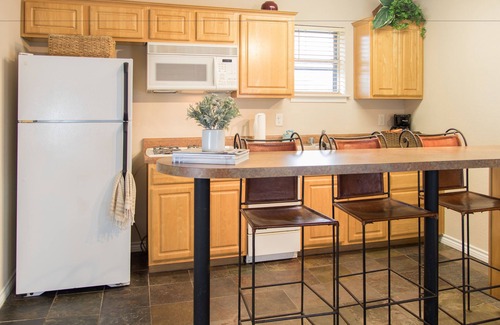 College Station Hotel | Vineyard Court Designer Suites Hotel