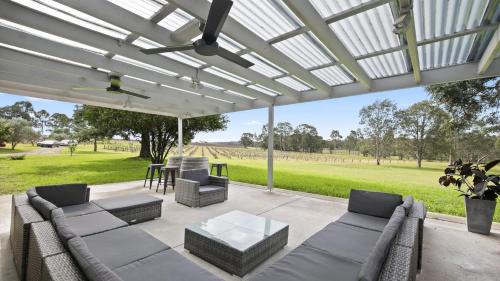 Pokolbin Casa | 'Vineyard Escape Farm Stay'