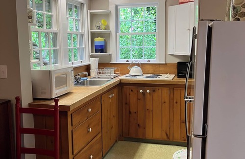 Vineyard Haven Cabaña | Vineyard Haven Guest Cottage