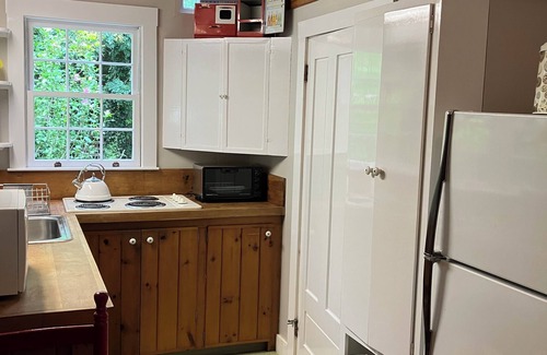 Vineyard Haven Cabaña | Vineyard Haven Guest Cottage