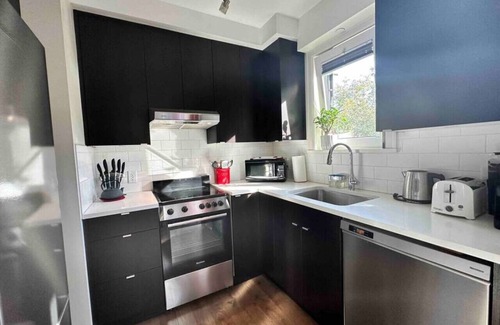 Grandview-Woodland Condominio | Brillante, Nuevo, 1D Carácter Apt, a pasos de la cadera, en vivo, Ecléctica, Commercial Drive