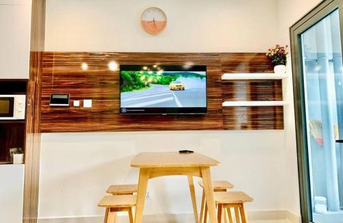 District 9 Apartamento | Vinhomes Studio Apartment With Park View - BB Home