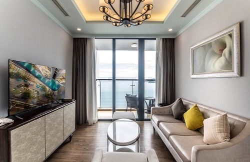 Tran Phu Beach Hotel | Vinpearl Beachfront Nha Trang