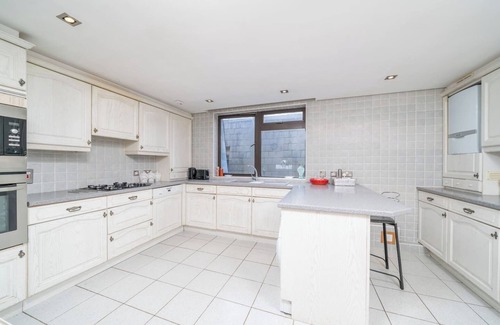 Whetstone Apartamento | Vintage Boutique 2Bed Flat w/parking