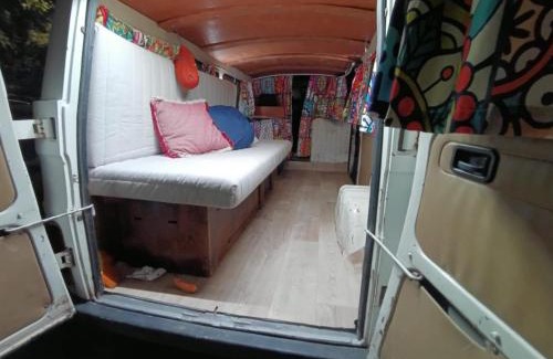 Sol de Mallorca Alquiler De Eote | Vintage Camper Van for driving and living in Mallorca