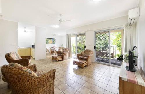 The Gardens Apartamento | Vintage Charm at The Gardens with Lagoon Pool