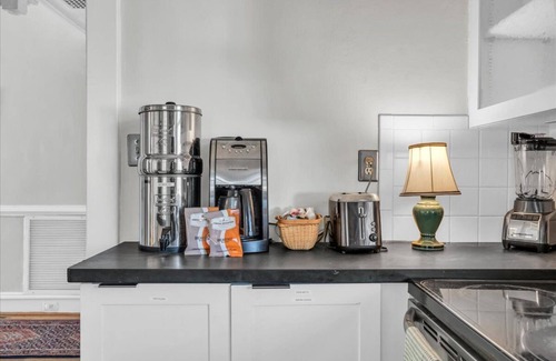 Lakeside Casa | Vintage Charm in Lakeside | A Timeless RVA Retreat