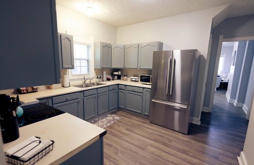 Near Northside Casa | Vintage Charm-Modern Comfort - 2BR Townhome -Near Downtown