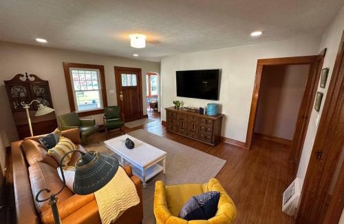 Van Wert Casa | Vintage Charm On Elson Ave