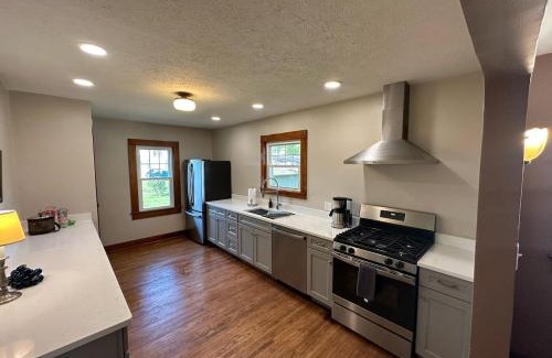 Van Wert Casa | Vintage Charm On Elson Ave