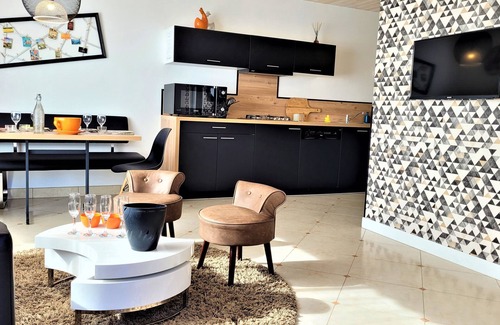 Saint-Aignan-Grandlieu Casa | Vendimia a las puertas de acceso del aeropuerto de Nantes.
