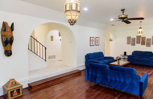 Bartonville Otro | Spacious 40-Acre Ranch w/ Animals, Hot Tub & Games