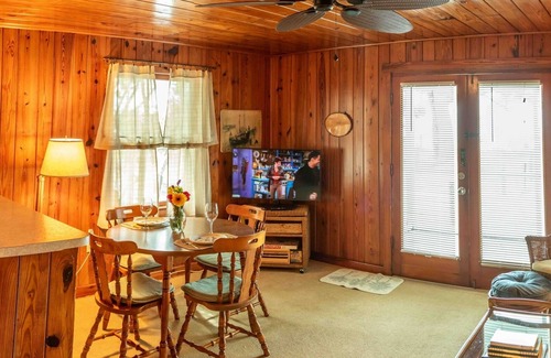 Holmes Beach Cabaña | Anna Maria Island: Rare Historic Cottage Beachfront (Duplex) - perfecto para 2-4