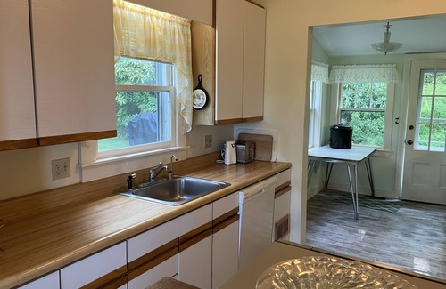 Round Pond Cabaña | Vintage Maine Cottage -- Water Views and Water Access