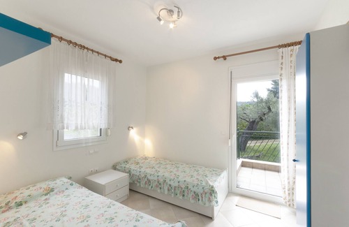 Elia Casa | Vintage Maisonette with 3-bdrms, Akti Elias Halkidiki