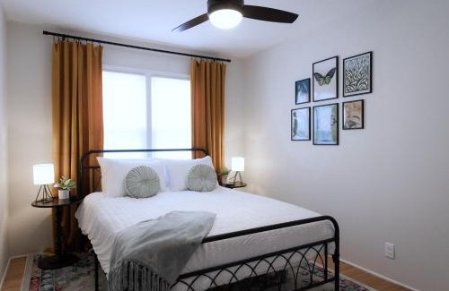 Omaha Casa | Vintage Modern Mid-Century Gem