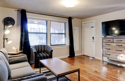 South Hyde Park Apartamento | Vintage MW 1BR With Full Kitchen by Zencity