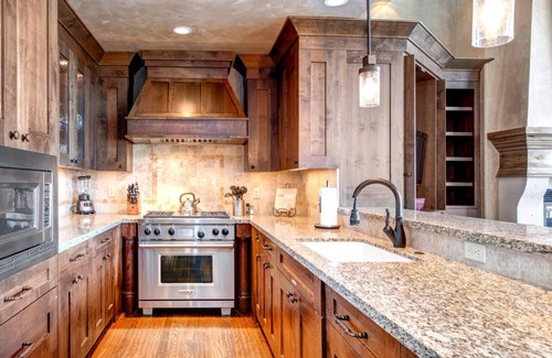 Park City Casa | Vintage On The Strand 4 Bedrooms VIN-17 by KBM
