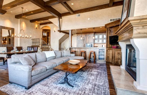 Park City Casa | Vintage On The Strand 4 Bedrooms VIN-17 by KBM