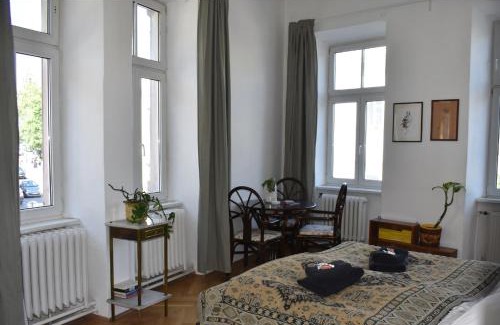 Funfhaus Casa | vintage private rooms - ONLY for LGBTQIA, women and Allies